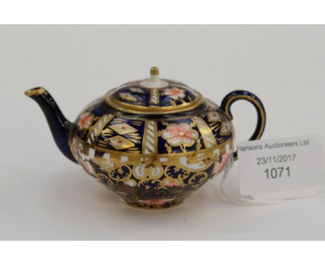 A Royal Crown Derby 6299 Imari miniature teapot 