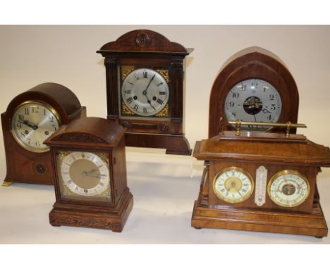 One box containing four oak/mahogany cased, early 20th Century mantle clocks and a walnut cased clock and barometer (1) 