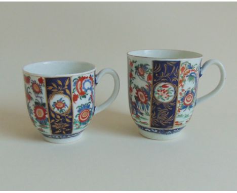 Two Worcester coffee cups, decorated in Kakiemon colours in the 'Queens' pattern.Circa 1770, Frett MarkSize,  6.6cms high 6cm
