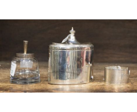 A George V silver oblong plain tea caddy and cover, the plain body and hinged with urn shaped finial, E S Barnsley & Co, Birm