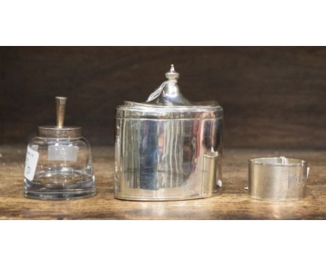 A George V silver oblong plain tea caddy and cover, the plain body and hinged with urn shaped finial, E S Barnsley & Co, Birm