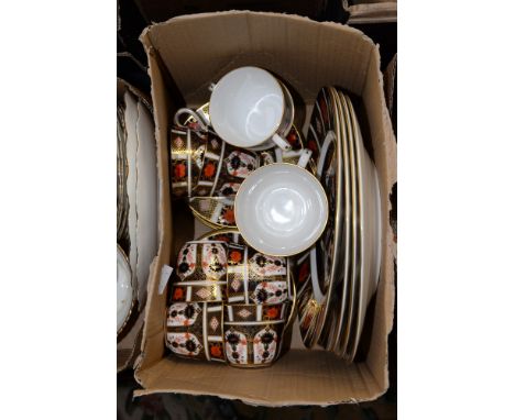 Royal Crown Derby Imari 1128 tea cups, saucers, side plates, dinner plates, etc, mostly 1sts (25) 
