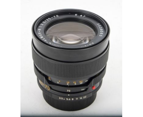 A Leitz 35-70mm f/3.5 Vario-Elmar-R Lens (11248), serial no. 3539065, 1990, second version, black, barrel, G, elements, G-VG,