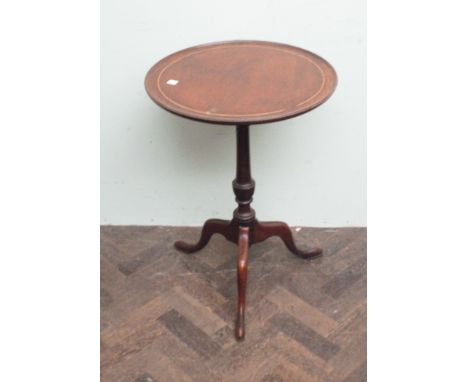 Late Georgian mahogany circular occasional table on pillar and tripod base 
