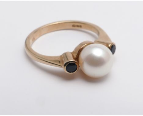 9ct yellow gold pearl and sapphire three stone ring, ring size K