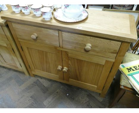 3'6 brand new good quality light oak sideboard with 2 cupboards and bun handles 