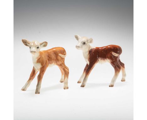 TWO BESWICK MODELS OF HEREFORD CALVES model nos. 901B, gloss. (2) 9.5cm highThe lighter-coloured model with a small chip on t
