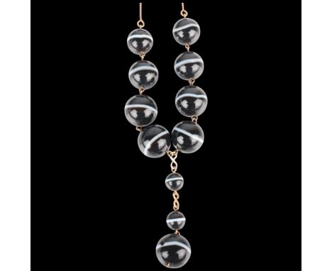A Vintage banded agate bead necklace, 48cm, 65.9g . Condition Report:A few tiny chips around drill holes, otherwise no damage