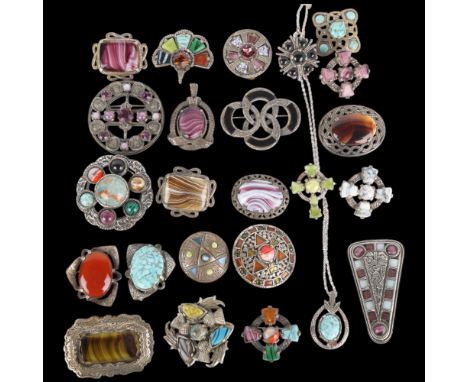 A quantity of Miracle Scottish Celtic costume jewellery brooches . Condition Report:Lot sold as seen unless specific item(s) 