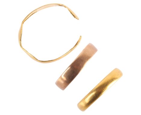 3 gold wedding band rings, comprising 2 x 22ct, 4.6g, and 1 x 9ct, 1.2g, 1 A/F (3) . Condition Report:Lot sold as seen unless