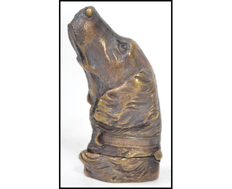An unusual brass retriever dog's  head vesta case with a hinged top - hunting interest ( see illustrations ) 