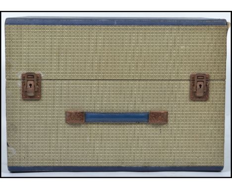 A Plus a Gram record player having a R.C.80.M Gerrard deck. Measurements: 31 cm high, 43 cm wide and 35.5 cm deep. 