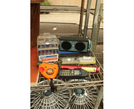 AN ASSORTMENT OF ITEMS TO INCLUDE ROUTER BITS, TORCHES AND A SKULLCANDY SPEAKER ETC 