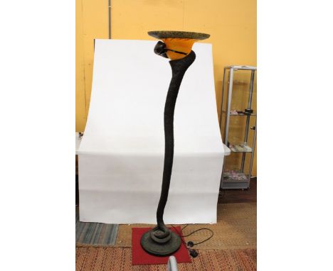 A MID CENTURY MODERN  BRONZE GILT SNAKE FLOOR STANDING LAMP AFTER EDGAR BRANDT WITH AN AMBER FRENCH STYLE ART GLASS SHADE WHI