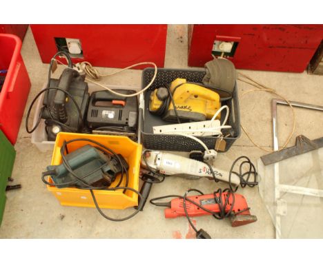 A COLLECTION OF POWER TOOLS TO INCLUDE A PLANER, SANDERS AND JIGSAWS ETC 
