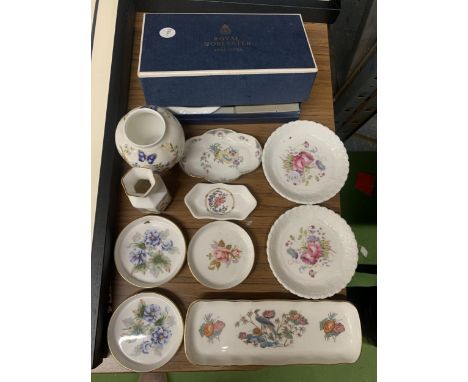 A QUANTITY OF CERAMICS TO INCLUDE ROYAL WORCESTER SMOKING COMPANION SET IN ORIGINAL BOX, WEDGWOOD KUTANI CRANE MINT TRAY, COA
