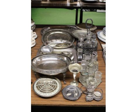 A LARGE QUANTITY OF SILVER PLATED ITEMS TO INCLUDE TRAYS, SERVING BOWL, CRUET SETS, CANDLESTICK, ETC., 