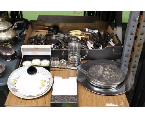 A LARGE QUANTITY OF VINTAGE FLATWARE, A DESK PAPER HOLDER, SILVER PLATED PLACEMATS, SCENTED CANDLES, ETC 