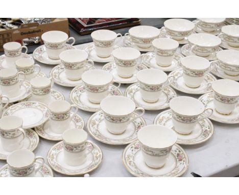 A LARGE "ROYAL DOULTON" ALTON DINNER SERVICE TO INCLUDE PLATES, BOWLS, JUGS, CUPS, SAUCERS ETC 