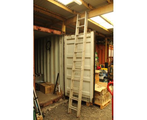 A TWO SECTION 22 RUNG ALUMINIUM EXTENDING LADDER 