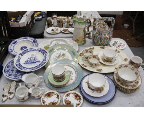 A LARGE MIXED CERAMICS LOT TO INCLUDE VINTAGE CUPS, SAUCERS, AND PLATES, BLUE AND WHITE BOWLS, CABINET PLATES TO INCLUDE AYNS