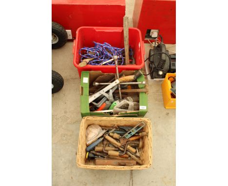 AN ASSORTMENT OF HAND TOOLS TO INCLUDE CHISELS, HAMMERS AND SPANNERS ETC 