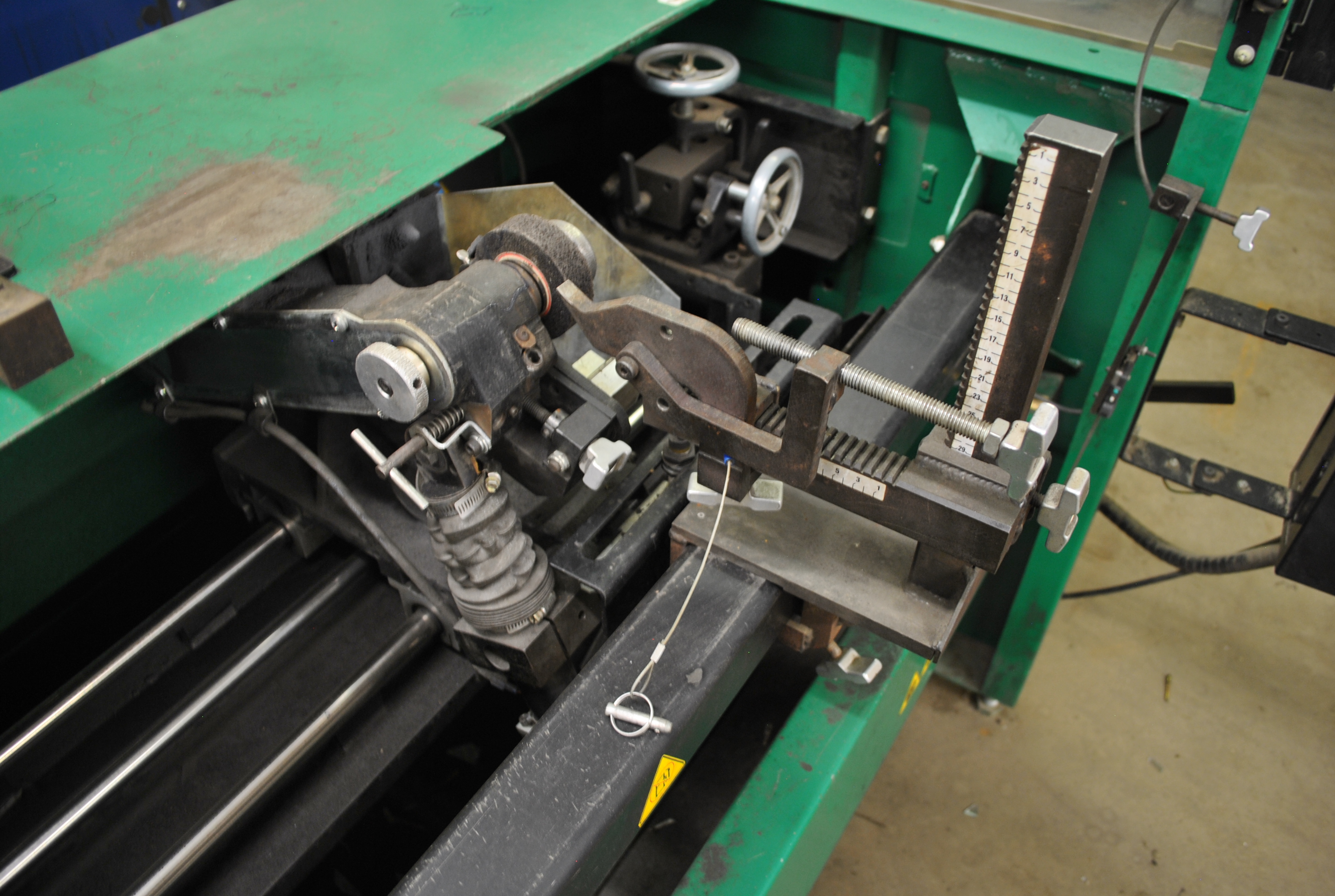 Foley United AccuPro 630 Spin Relief Grinder, SN 99K6301370, Operator