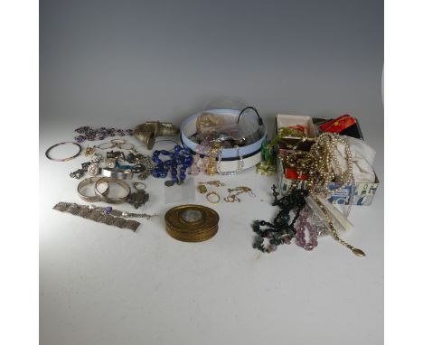 A quantity of Jewellery and Costume Jewellery, including silver hinged bangles and other silver jewellery, thimbles etc., a l