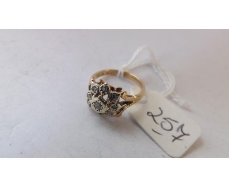 Attractive 9ct flower heed diamond set ring  approx size  H        