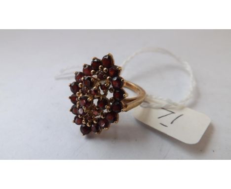 9ct garnet cluster ring approx size K  6g    