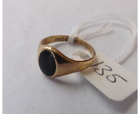 9ct Onyx signet ring approx size N    2.8g    