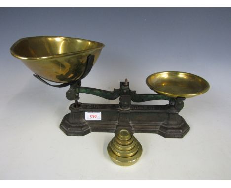 Bonfils Monneret and Co of Paris kitchen scales with weights