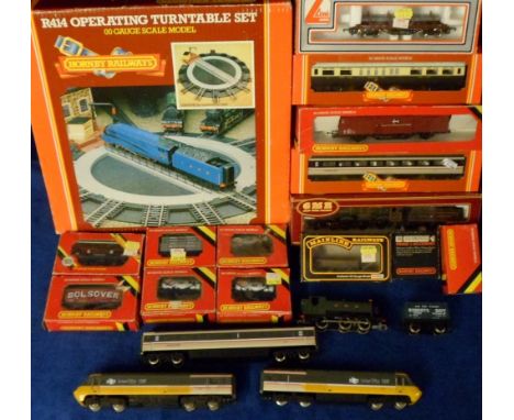 OO Gauge Model Railway, including Airfix Castle Class GWR Caerphilly Castle Locomotive, BR Inter-City 125 Coaches R.433, R.43