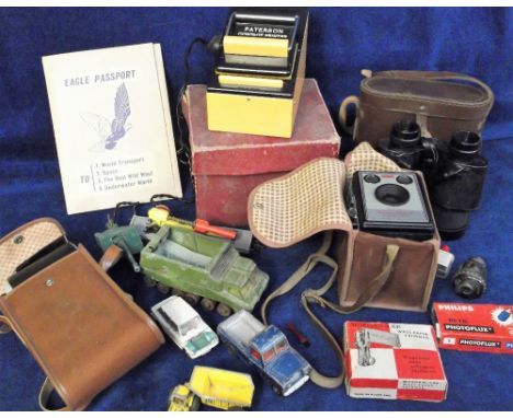 Collectables, selection, Eagle Passport containing 5 Eagle Pull-Out Supplements (BEA, Underwater World, Indians, Space, World