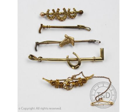 A collection of five brooches, to include; three gold examples a hunting example, three horseshoes and a crescent example, gr