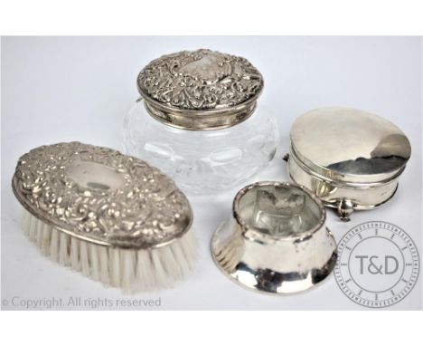 A selection of small silver, comprising; a silver topped powder jar, top by W I Broadway & Co, Birmingham 1975, the base of B