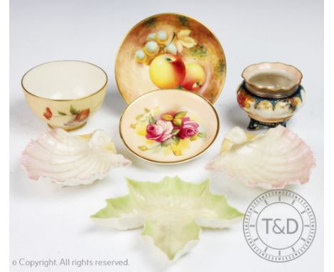 A collection of Royal Worcester porcelain to include a pin tray, signed 'Hunt', date code for 1941, 8.5cm diameter, a small b