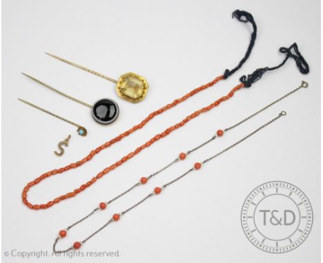 A collection of jewellery, to include; a citrine set stick pin, a banded agate example and a turquoise set stick pin, with a 