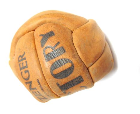 FOOTBALL - A SLAZENGER VICTORY LEATHER FOOTBALL, CIRCA 1968  signed by eleven Manchester United players, including Bobby Char