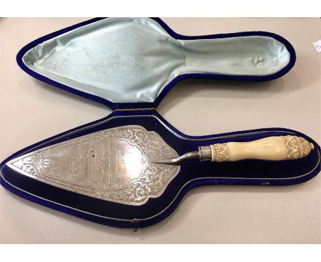 Victorian boxed Silver trowel presented to Alderman De Keyser June 20th 1884