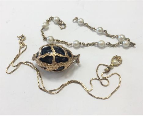 Collection of 9ct Gold jewellery includes large egg pendant, Pearl bracelet and necklace all hallmarked 9ct gross weight 21.5