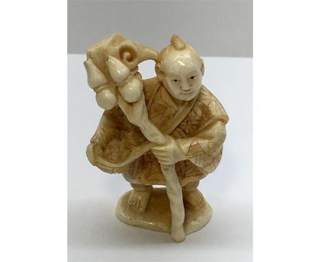 Japanese Early 20th Century period Ivory netsuke signed signed measures approx 54mm tall