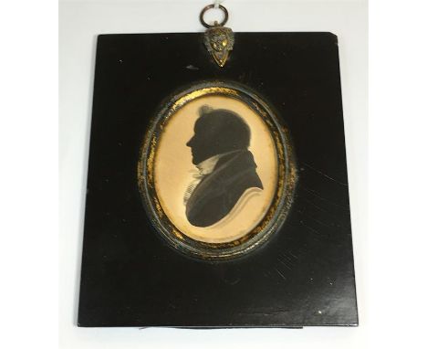 Antique 18th /19th century silhouette portrait of gentleman 