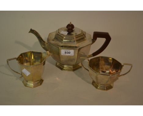 Good quality Sheffield silver Mappin & Webb three piece tea service of octagonal faceted design with wooden handles and finia