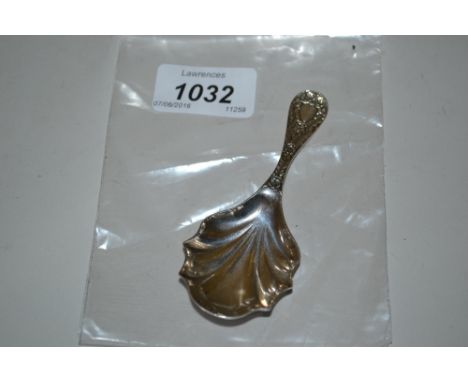 Edwardian silver caddy spoon with shaped shell form bowl and floral decorated handle, Chester, 1905