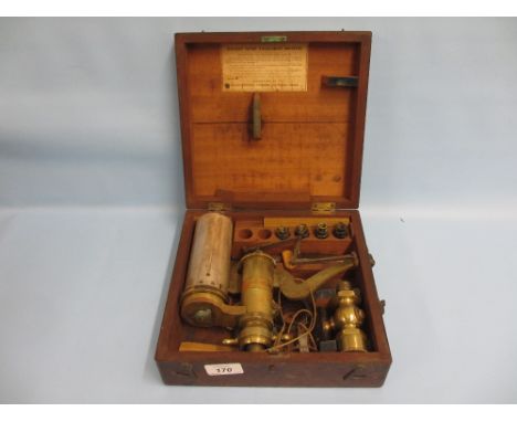 Late 19th Century mahogany cased Richards Patent steam engine indicator with original fittings and boxwood rules