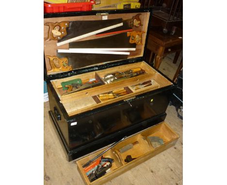 Cabinet maker's tool chest containing a collection of good quality tools