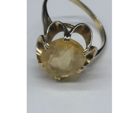 9ct gold Citrine Stone ring size O[weight 3,34g] 