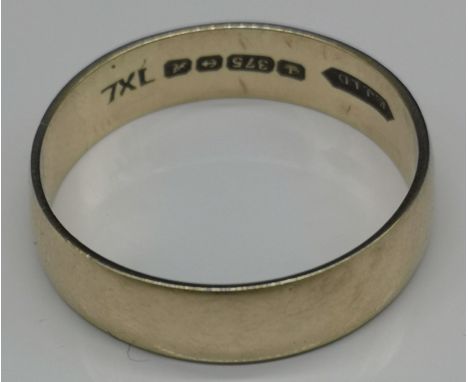 9ct gold ring, E,G,L,D weight 3.07g, Size S. 