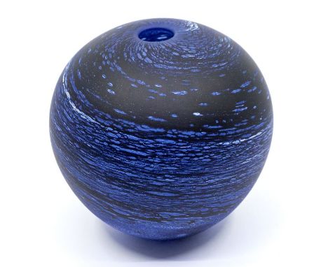 Malcolm Sutcliffe studio glass bowl swirl design blue and white over dark blue ground. Diameter approx 13.5cm. Signed to the 